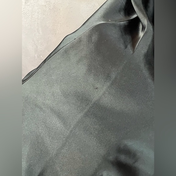 WEWOREWHAT backless gown size 2 - Picture 4 of 6